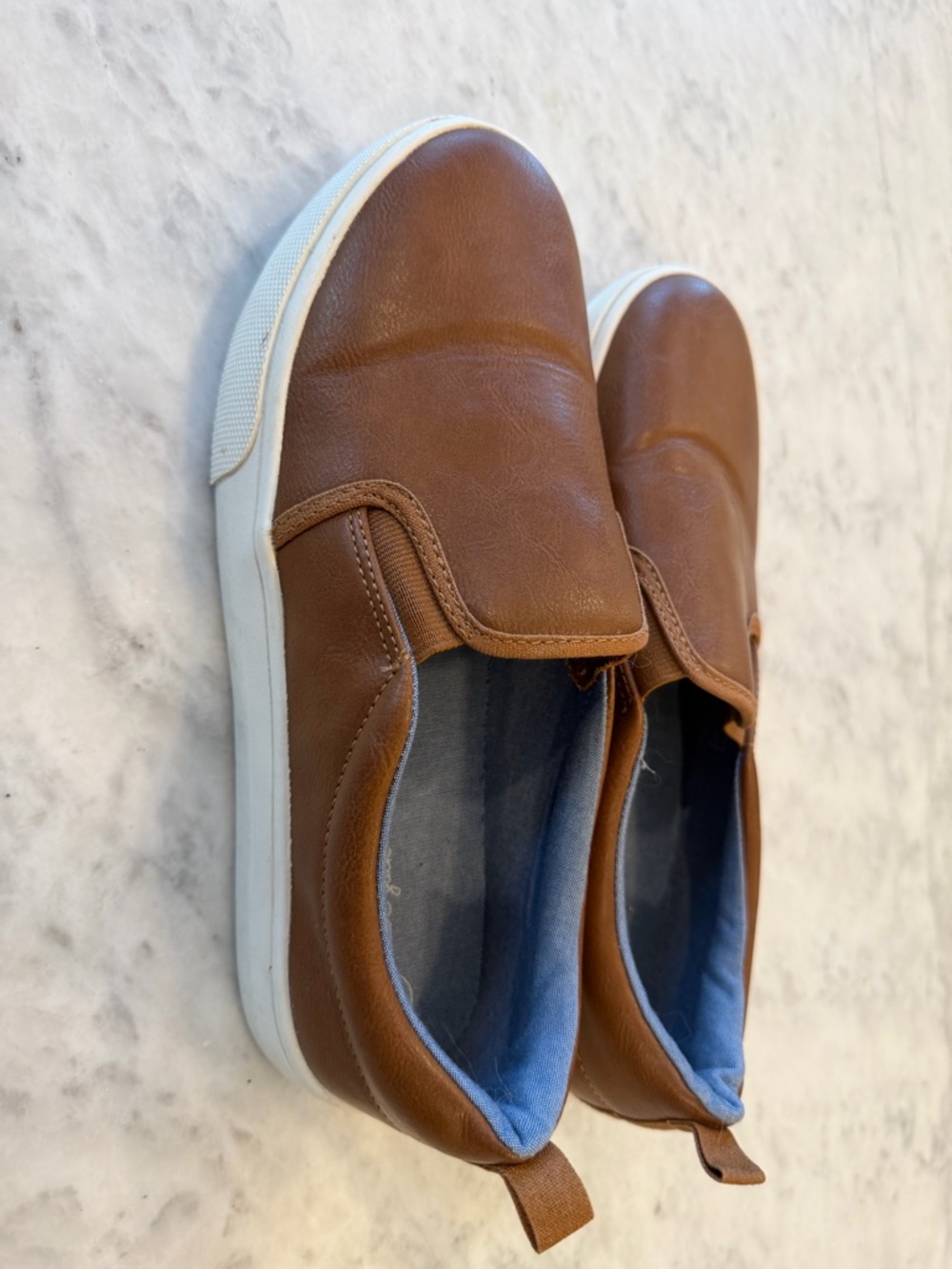 Boys Loafers, Size 6 - Picture 2 of 3